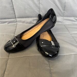 Elegant Black Women's Flats Size 10